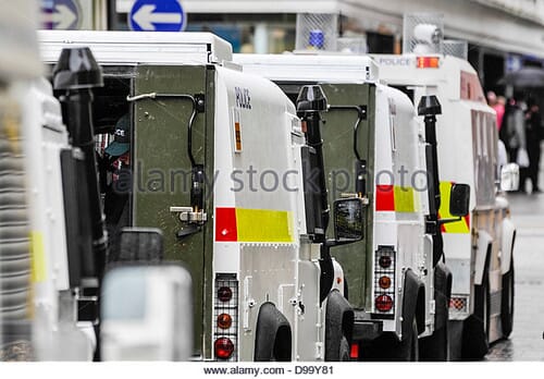 belfast-northern-ireland-15th-june-2013-hundreds-of-new-armoured-landrovers-d99y81