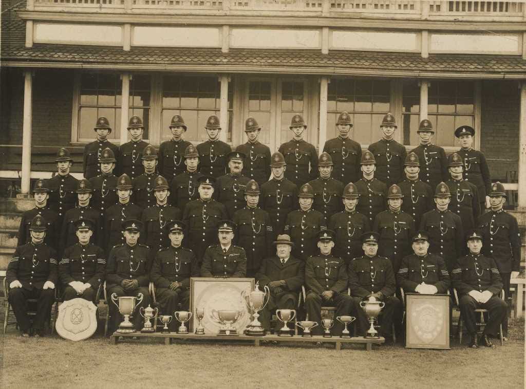 Hull City Police division with Chief Constable and trophies 1938(archive ref POL-4-10-8-15)