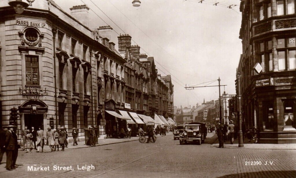 Leigh. Market Street 212390 by Valentine's. Parr's Bank.